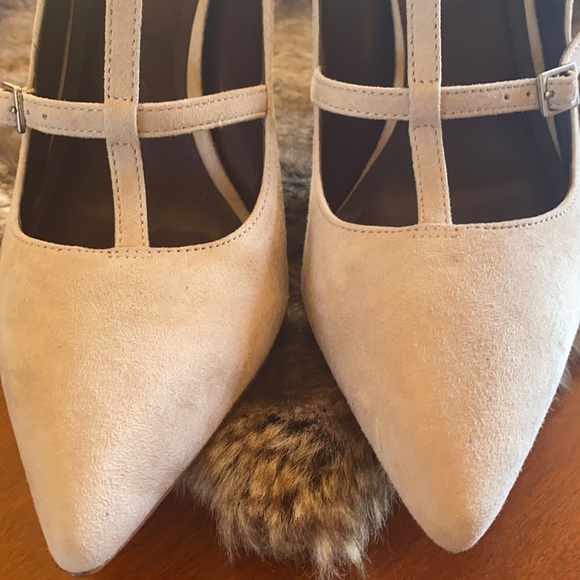 👠”CLASSY BCBG HIGH HEELS”👠 - Picture 2 of 8